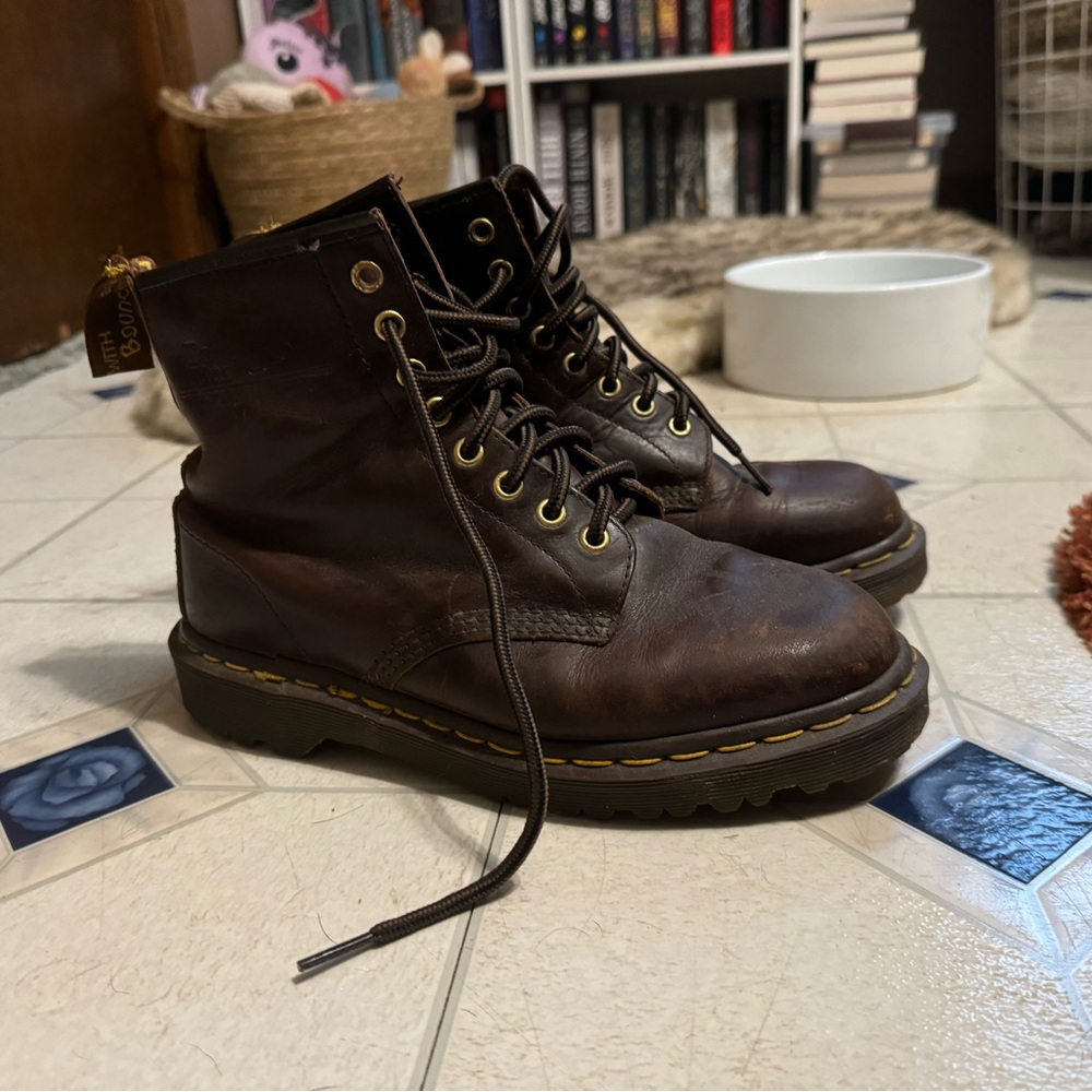 Chestnut brown Dr.Marten combat boot, size 8